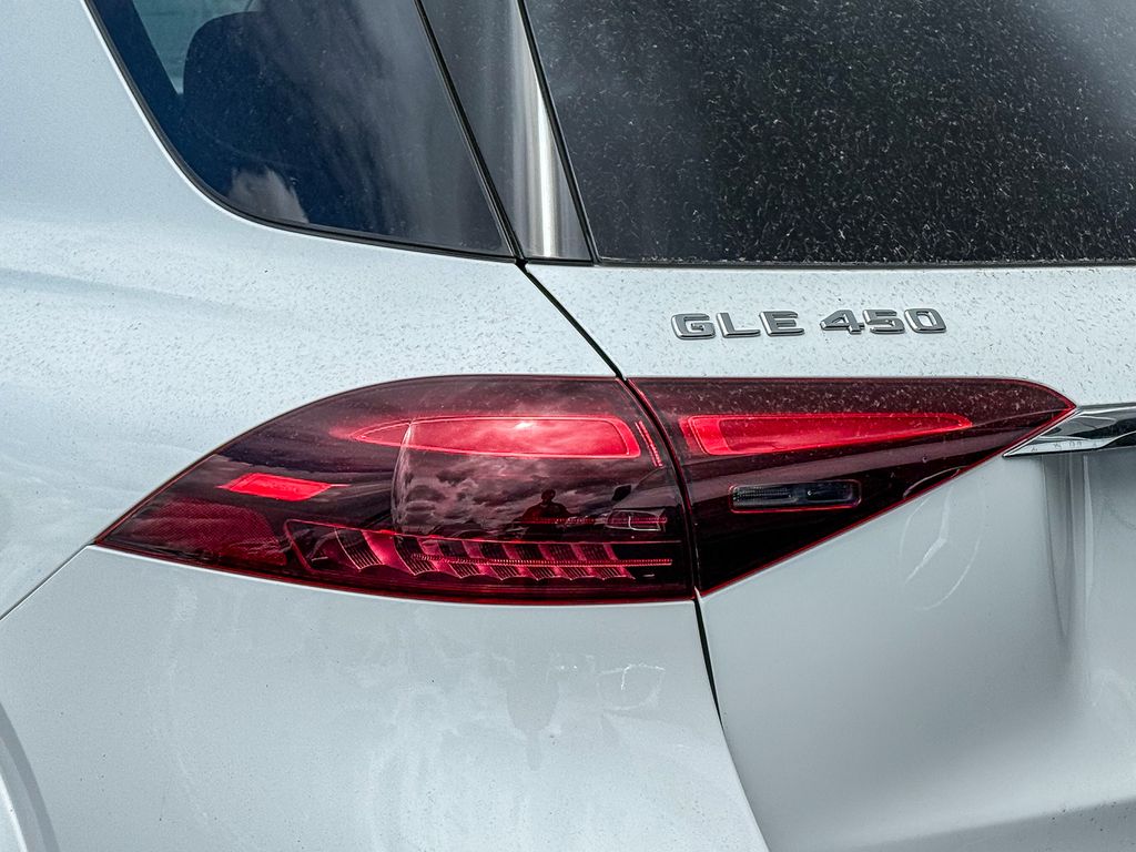 Thumbnail: 2026 Mercedes-Benz GLE - 8