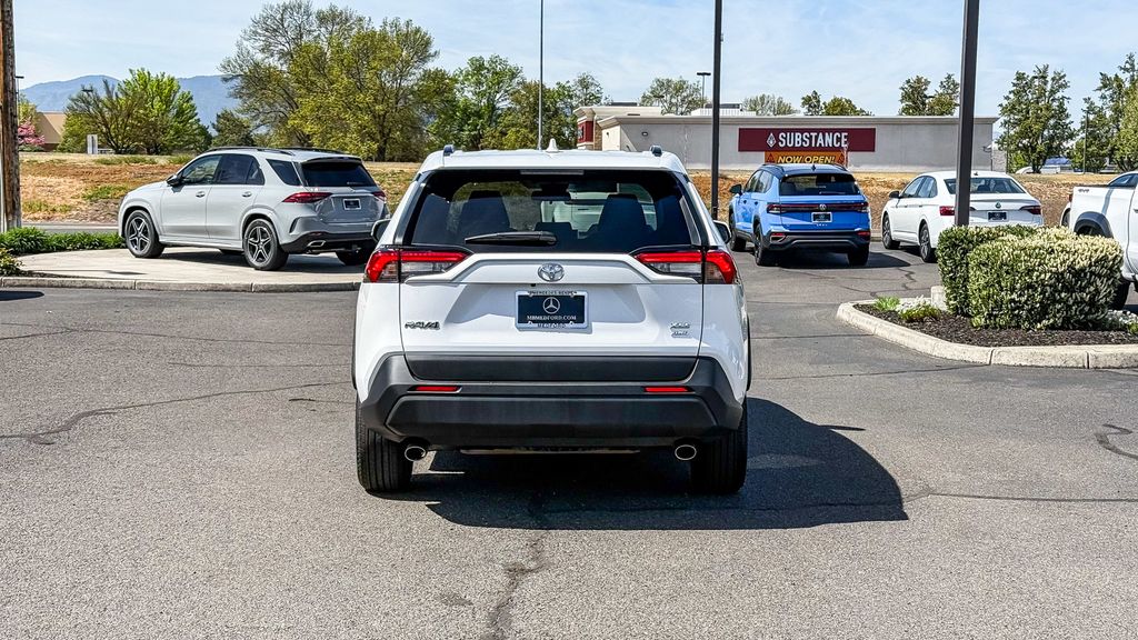 Thumbnail: 2025 Toyota RAV4 - 8