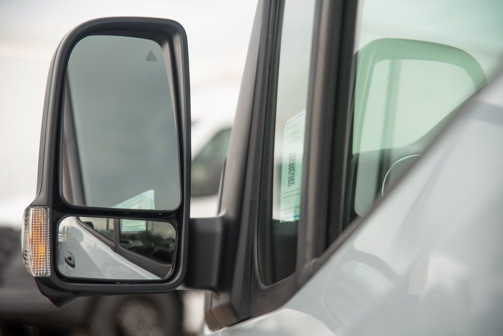 Thumbnail: 2025 Mercedes-Benz Sprinter - 10