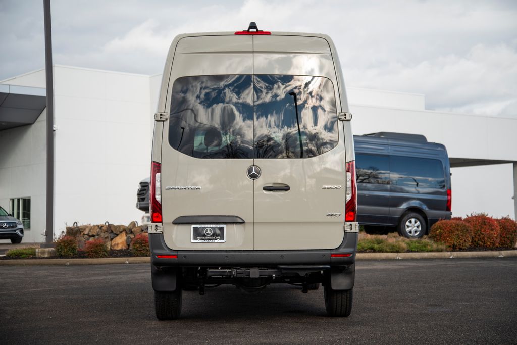 Thumbnail: 2026 Mercedes-Benz Sprinter - 4
