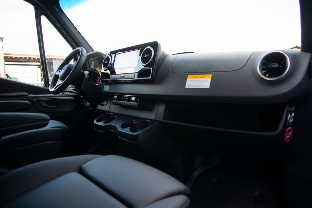 Thumbnail: 2026 Mercedes-Benz Sprinter - 13