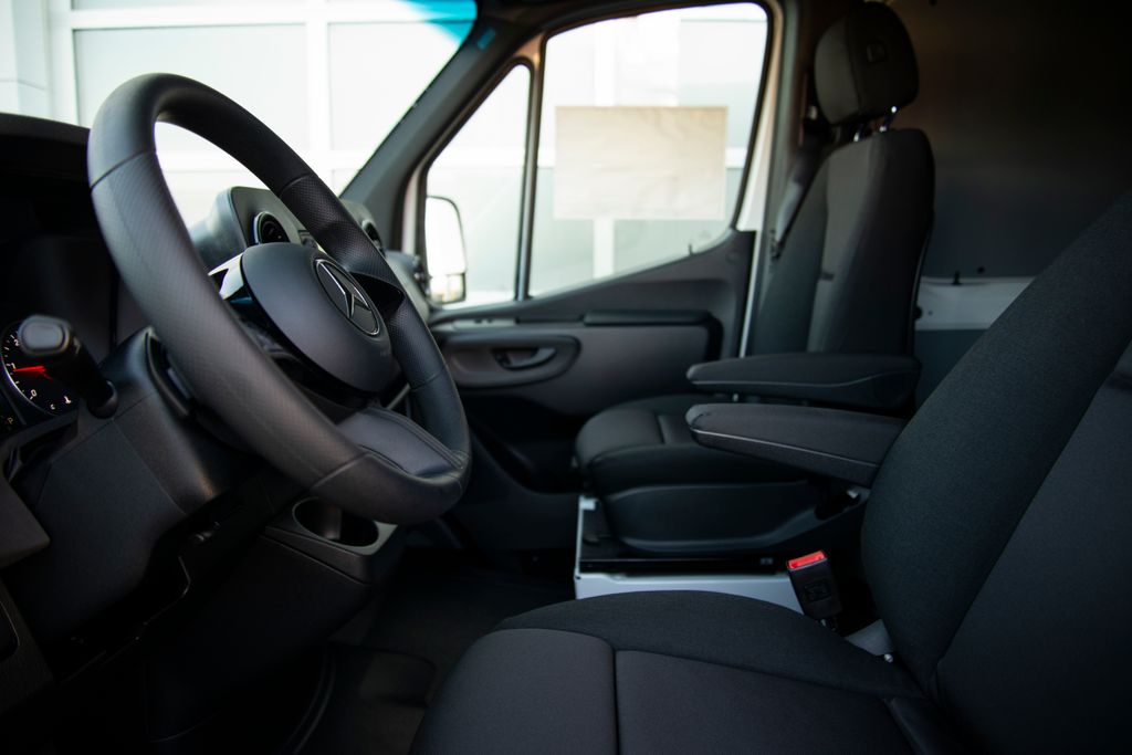 Thumbnail: 2026 Mercedes-Benz Sprinter - 13