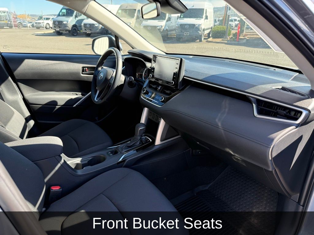 Thumbnail: 2022 Toyota Corolla Cross - 15