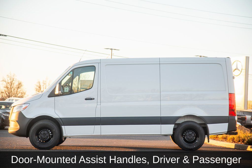 Thumbnail: 2025 Mercedes-Benz Sprinter - 5
