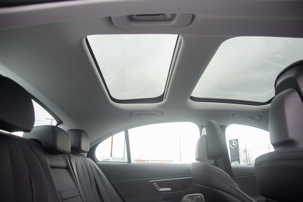 Thumbnail: 2025 Mercedes-Benz E-Class - 30