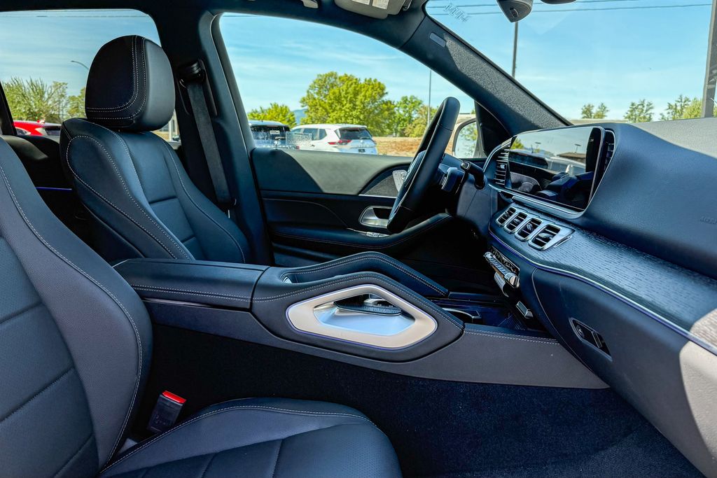 Thumbnail: 2026 Mercedes-Benz GLE - 15