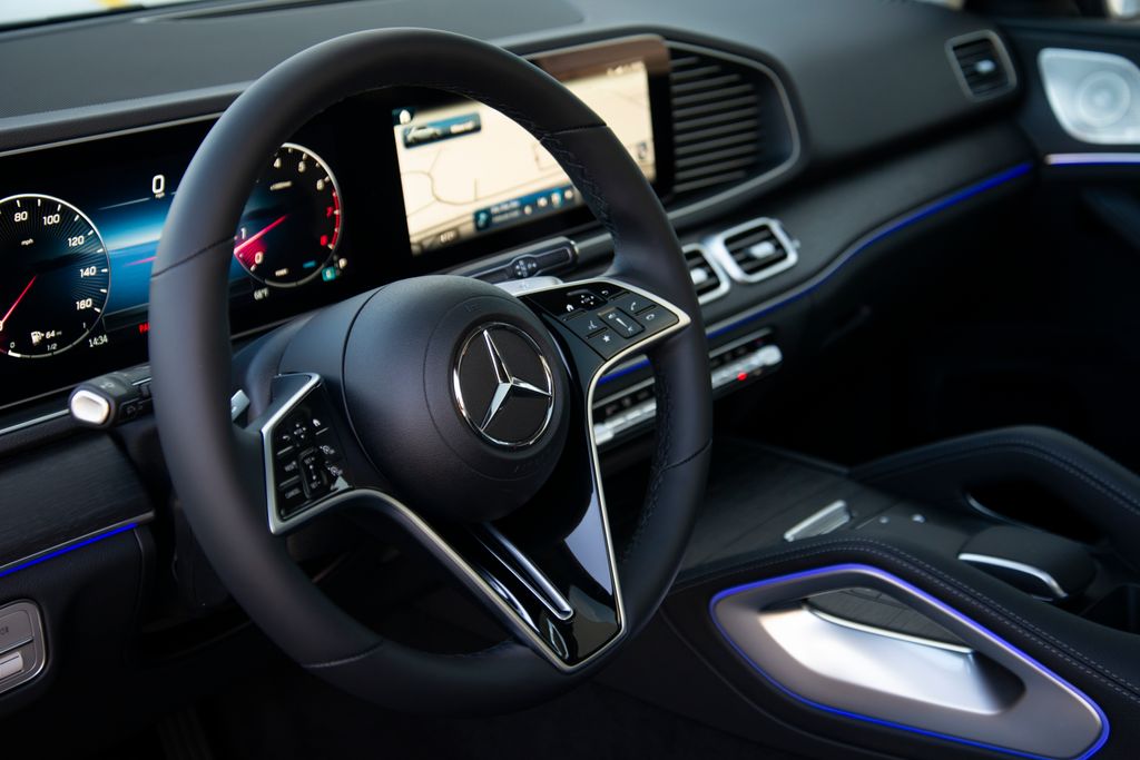 Thumbnail: 2026 Mercedes-Benz GLE - 15