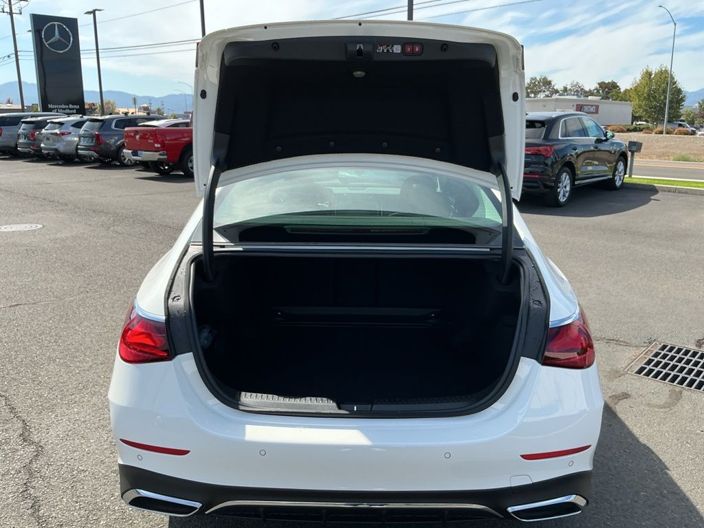 2027 Mercedes-Benz E-Class E350 - Photo 26