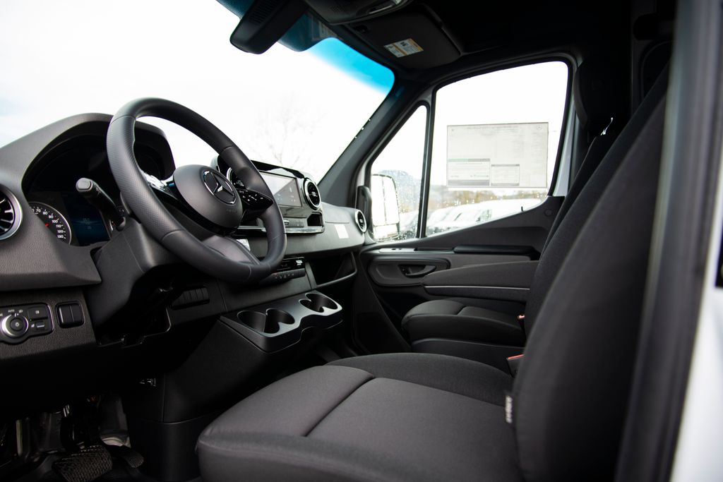 Thumbnail: 2026 Mercedes-Benz Sprinter - 12