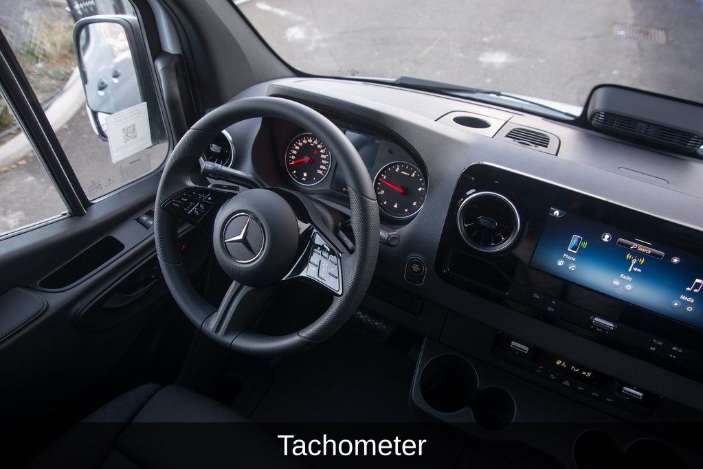 Thumbnail: 2025 Mercedes-Benz Sprinter - 33
