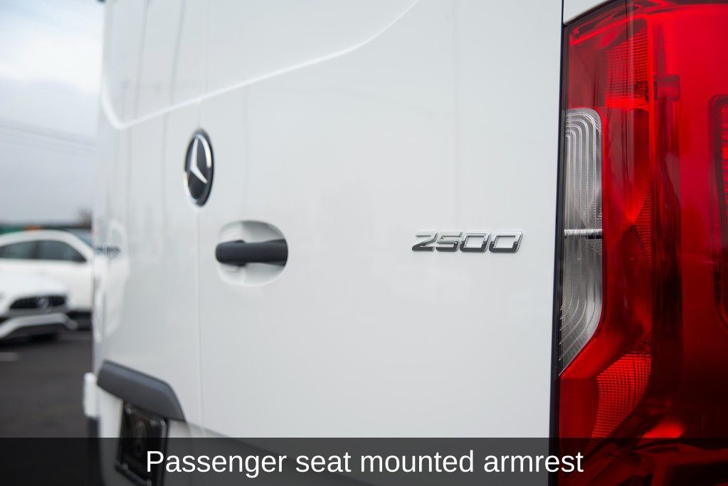 Thumbnail: 2025 Mercedes-Benz Sprinter - 19