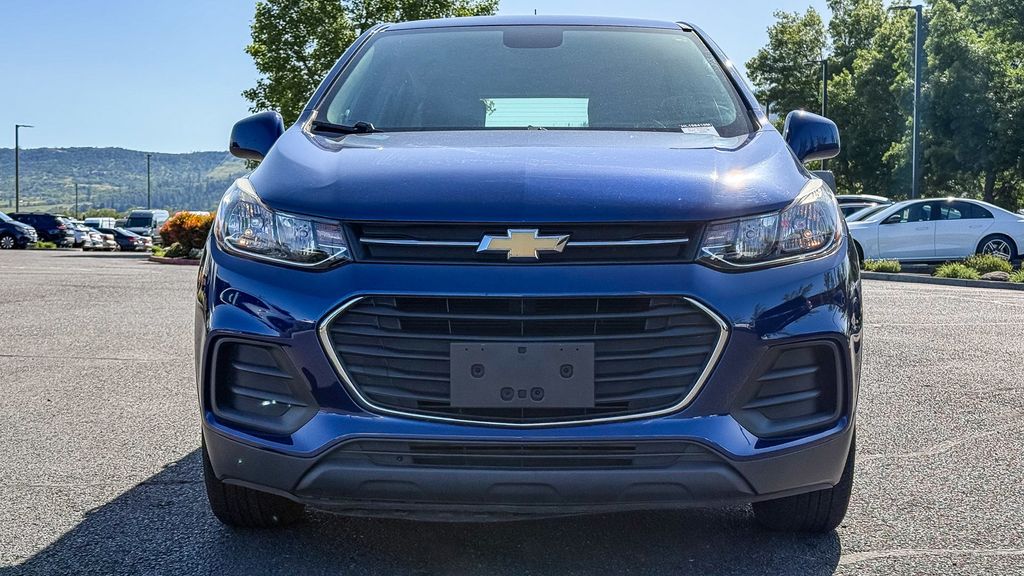 Thumbnail: 2017 Chevrolet Trax - 4