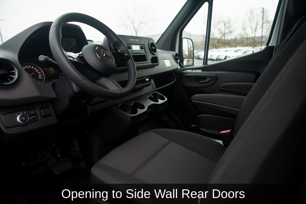 Thumbnail: 2025 Mercedes-Benz Sprinter - 39