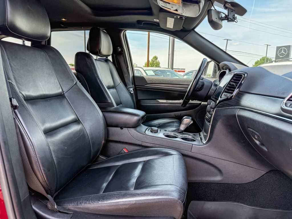 Thumbnail: 2021 Jeep Grand Cherokee - 14