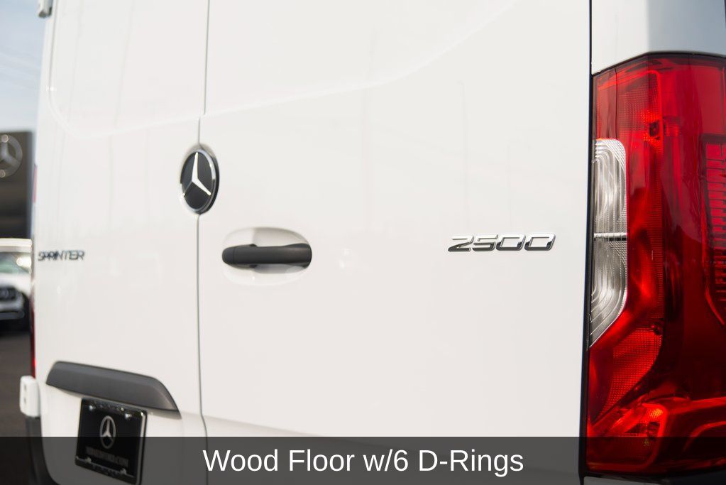 Thumbnail: 2025 Mercedes-Benz Sprinter - 18