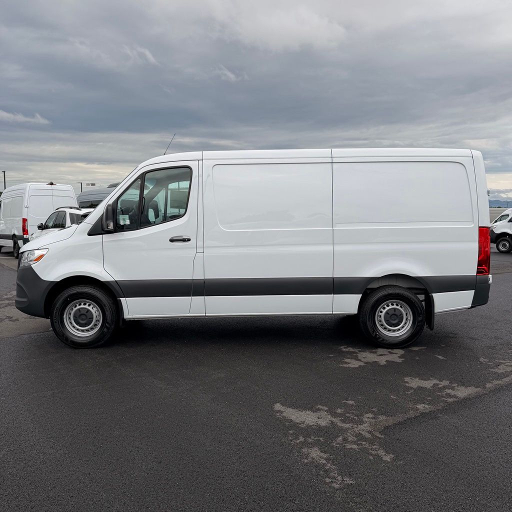 Thumbnail: 2026 Mercedes-Benz Sprinter - 3