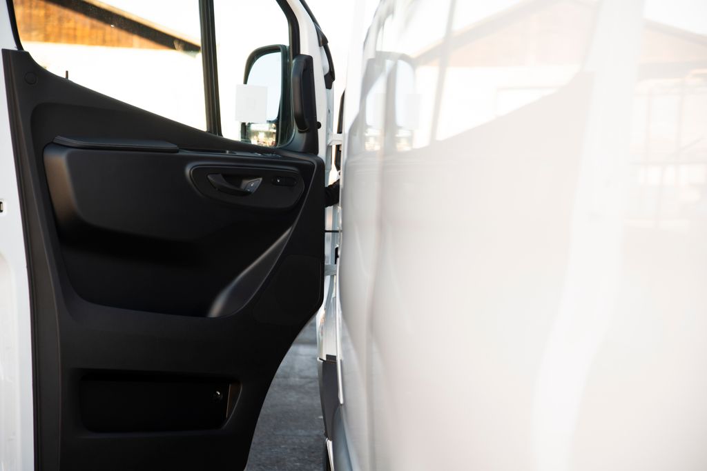 Thumbnail: 2026 Mercedes-Benz Sprinter - 11