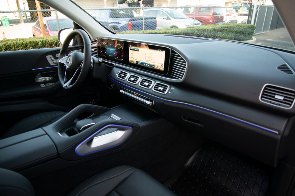 Thumbnail: 2026 Mercedes-Benz GLE - 18