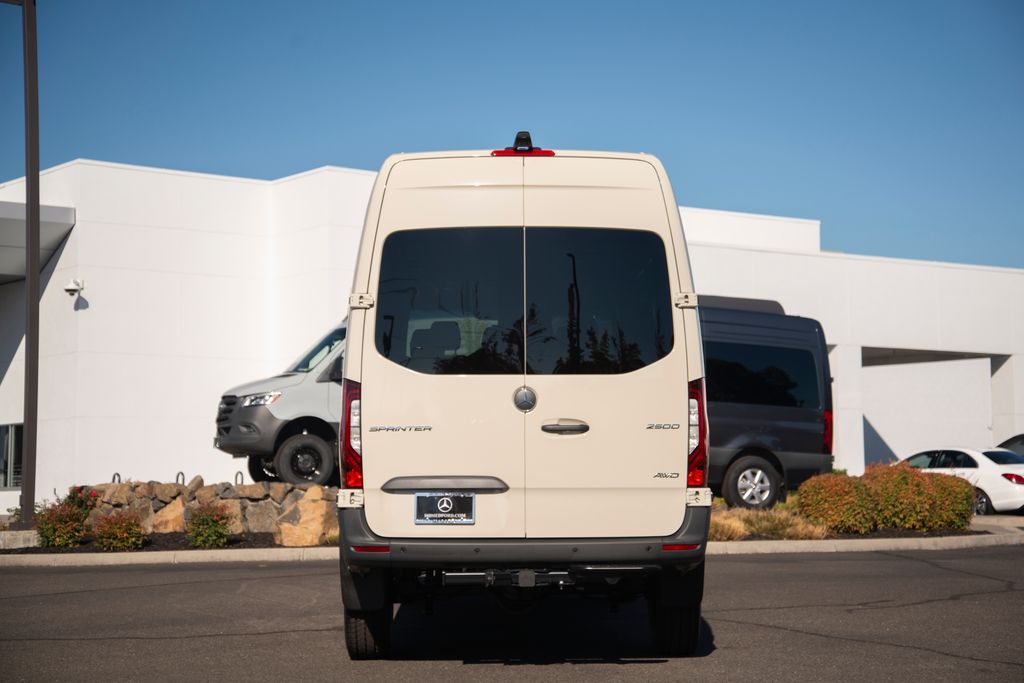 Thumbnail: 2026 Mercedes-Benz Sprinter - 4