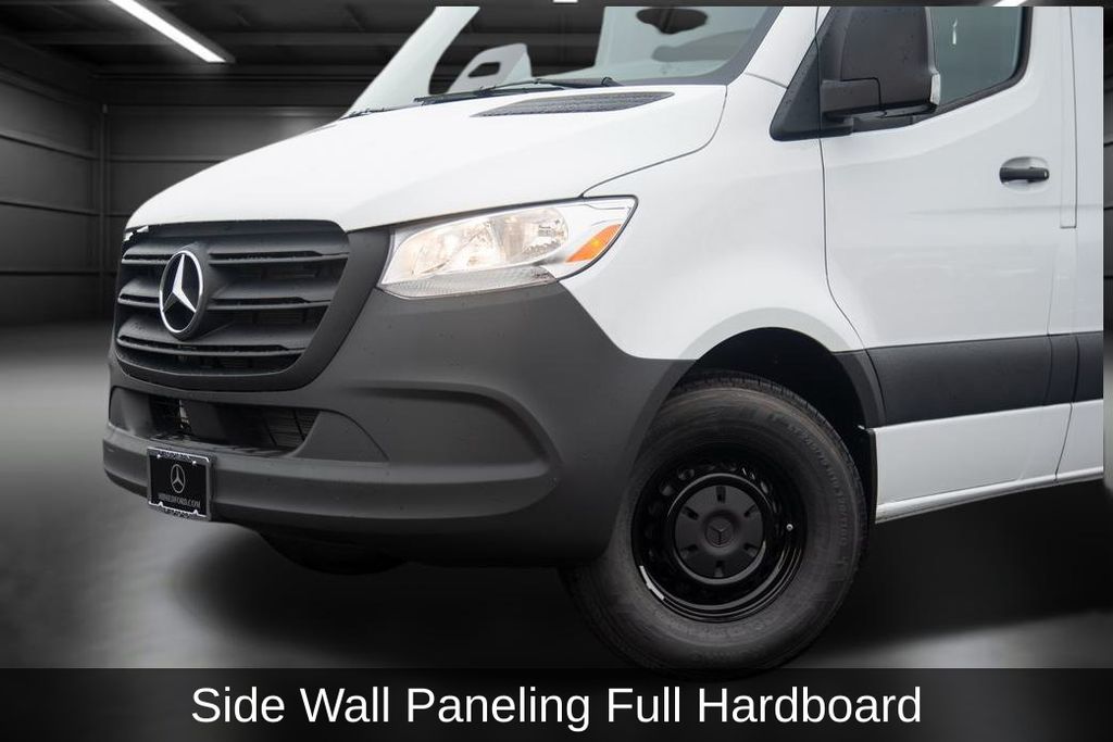 Thumbnail: 2025 Mercedes-Benz Sprinter - 17