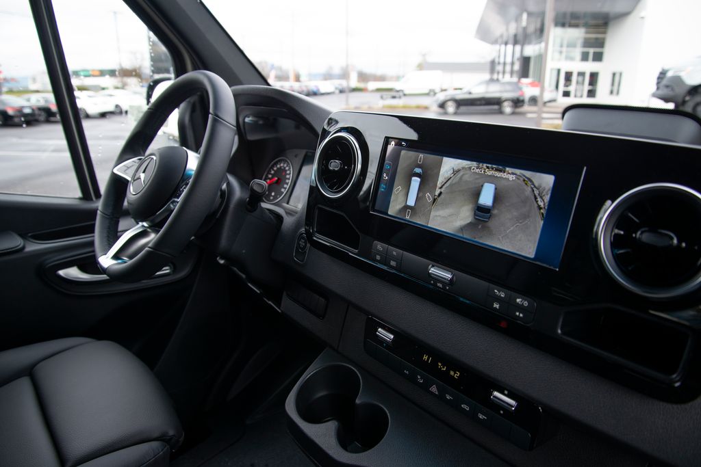 Thumbnail: 2026 Mercedes-Benz Sprinter - 16