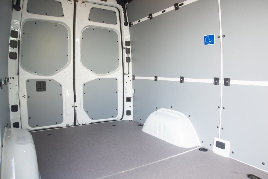 Thumbnail: 2025 Mercedes-Benz Sprinter - 41