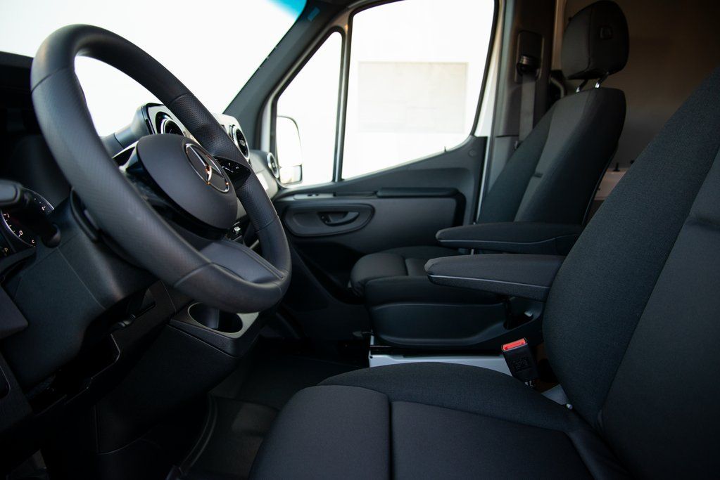 Thumbnail: 2026 Mercedes-Benz Sprinter - 13