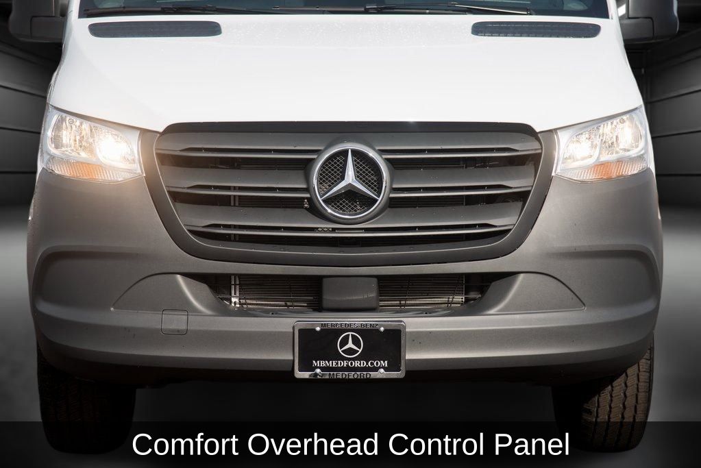 Thumbnail: 2025 Mercedes-Benz Sprinter - 16