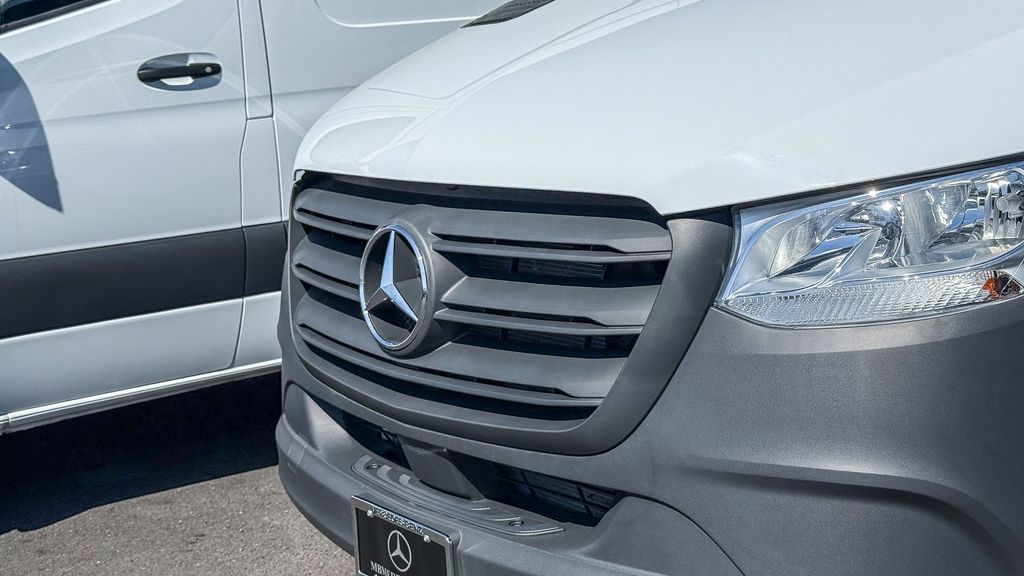 Thumbnail: 2025 Mercedes-Benz Sprinter - 5