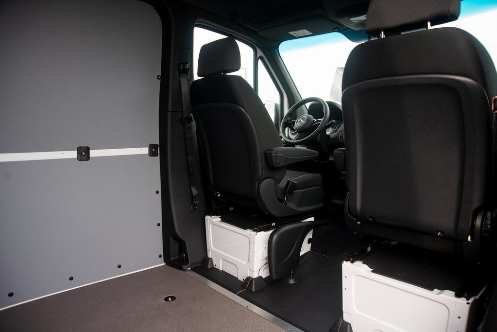 Thumbnail: 2025 Mercedes-Benz Sprinter - 43