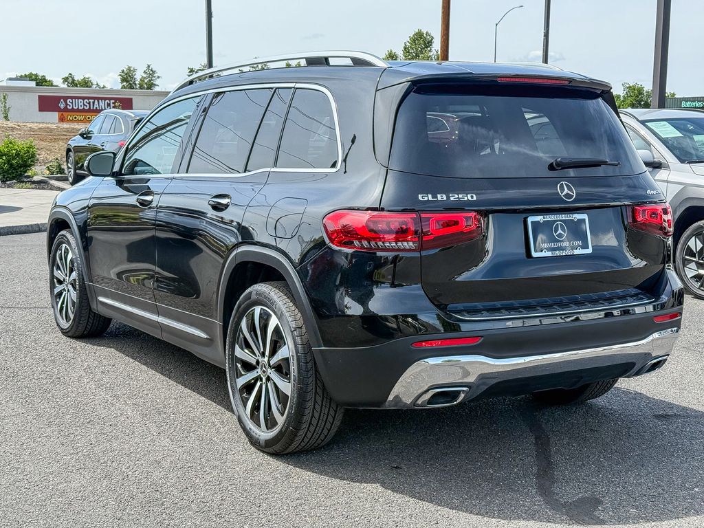 Thumbnail: 2022 Mercedes-Benz GLB - 9