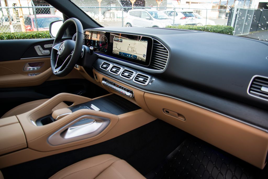 Thumbnail: 2026 Mercedes-Benz GLE - 18