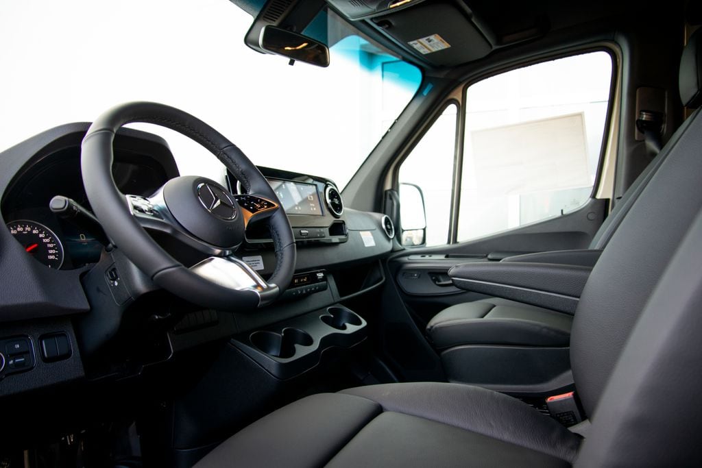 Thumbnail: 2026 Mercedes-Benz Sprinter - 12