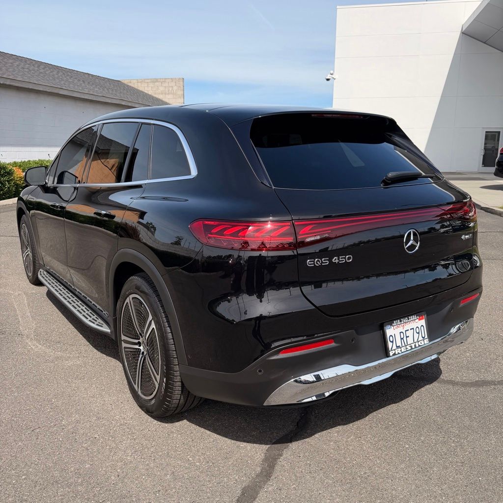 Thumbnail: 2023 Mercedes-Benz EQS - 3
