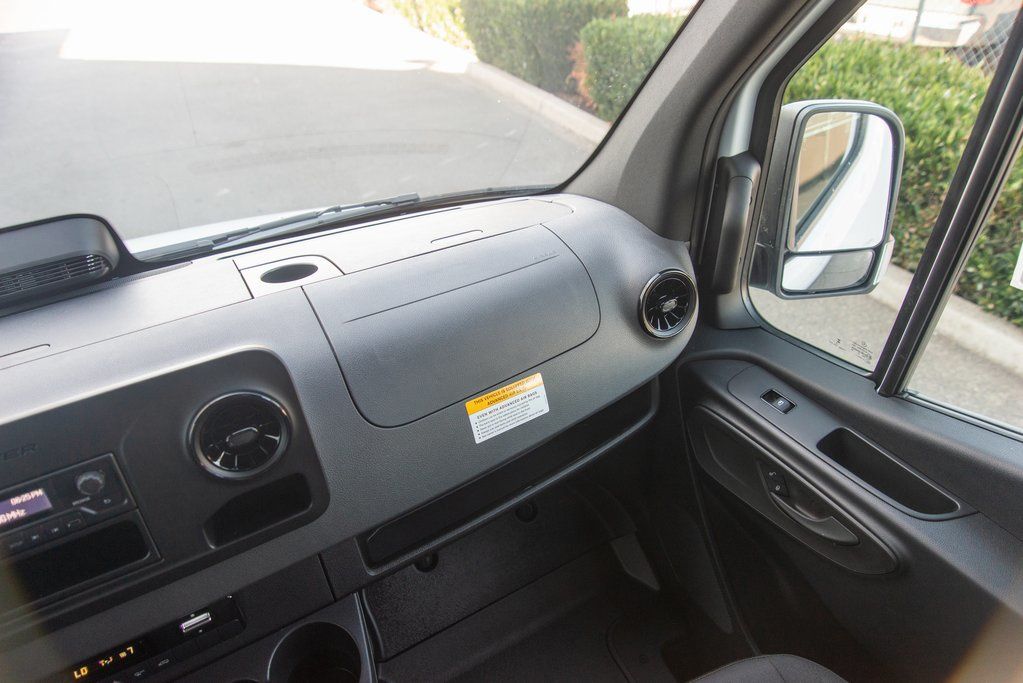 Thumbnail: 2025 Mercedes-Benz Sprinter - 29