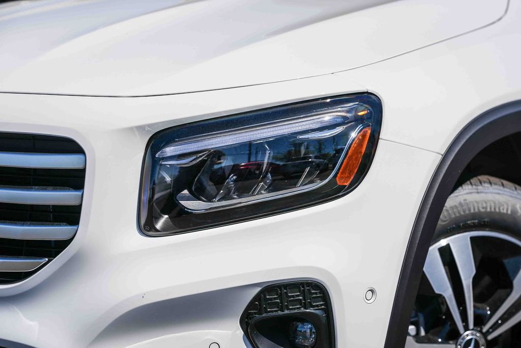 Thumbnail: 2026 Mercedes-Benz GLB - 2