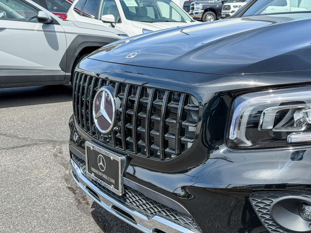 Thumbnail: 2022 Mercedes-Benz GLB - 4