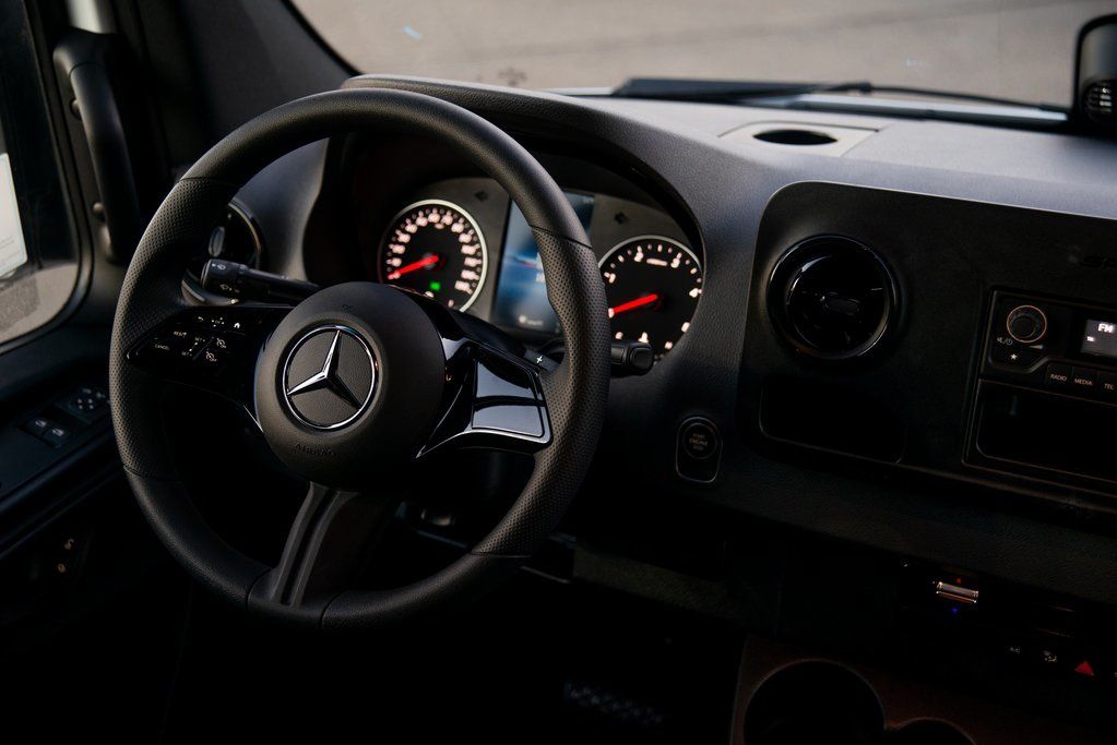 Thumbnail: 2025 Mercedes-Benz Sprinter - 38