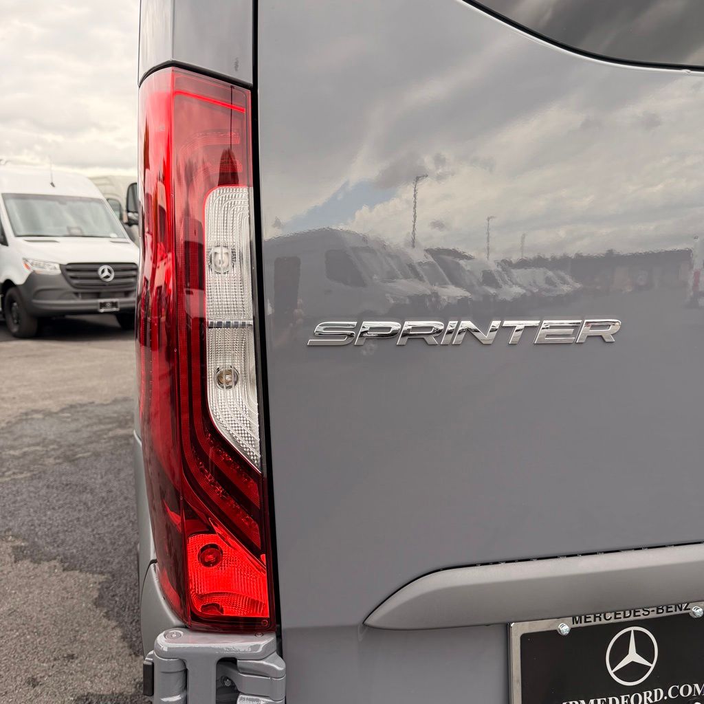 Thumbnail: 2026 Mercedes-Benz Sprinter - 9