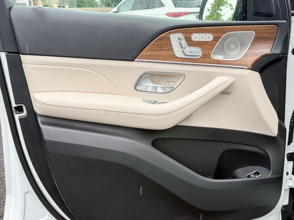 Thumbnail: 2025 Mercedes-Benz GLE - 20