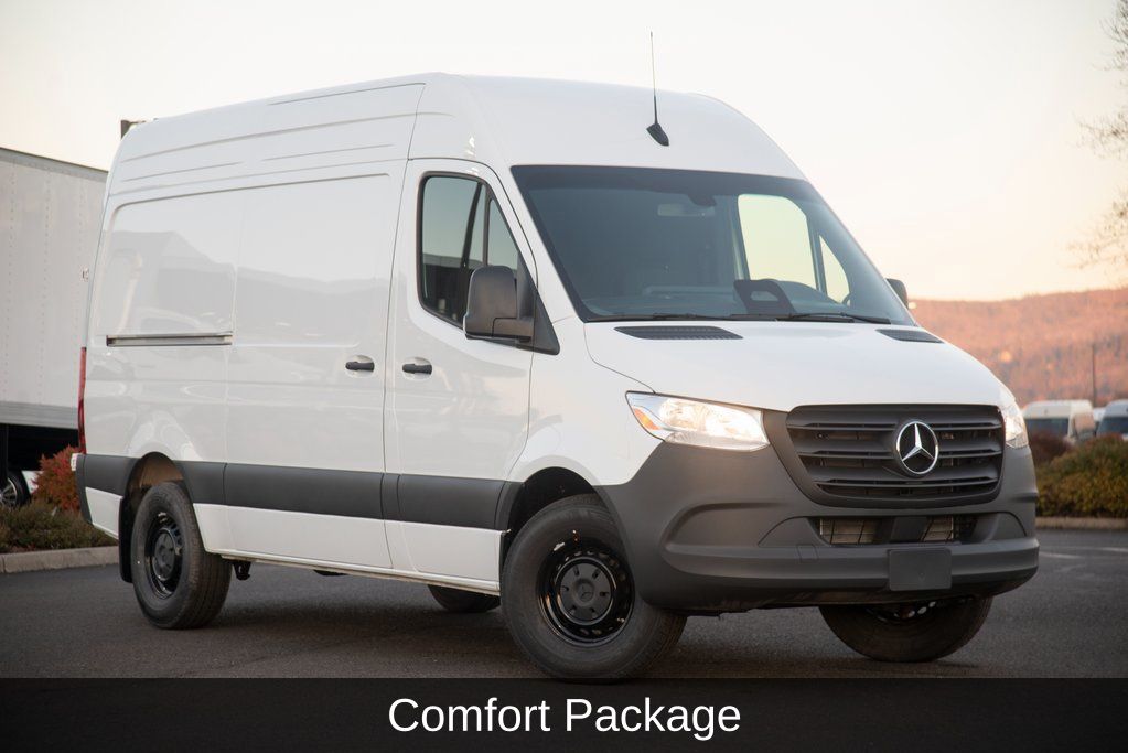 Thumbnail: 2025 Mercedes-Benz Sprinter - 3