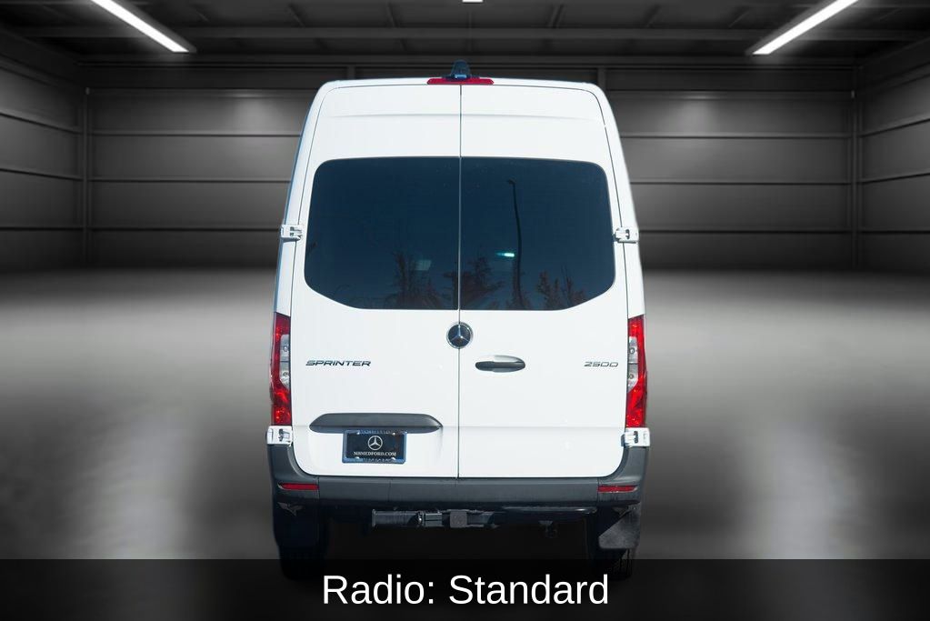 Thumbnail: 2025 Mercedes-Benz Sprinter - 4