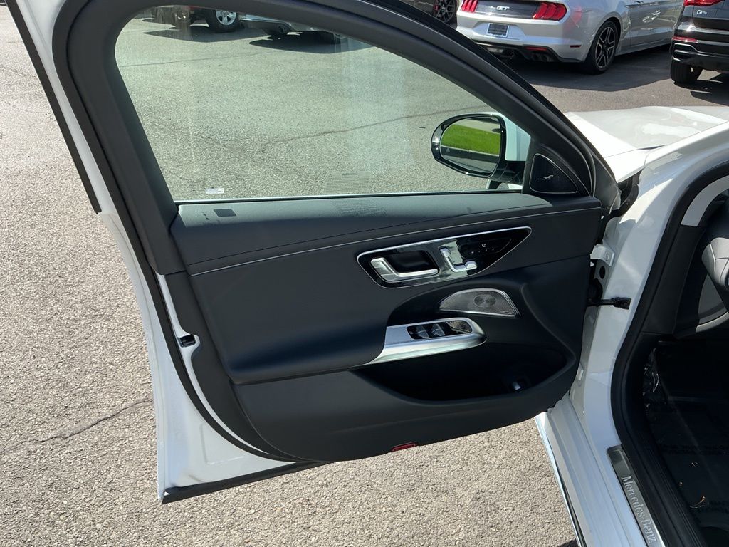 2027 Mercedes-Benz E-Class E350 - Photo 16