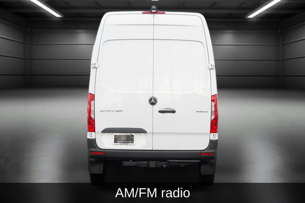 Thumbnail: 2025 Mercedes-Benz Sprinter - 4