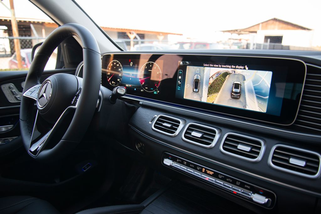 Thumbnail: 2026 Mercedes-Benz GLE - 20