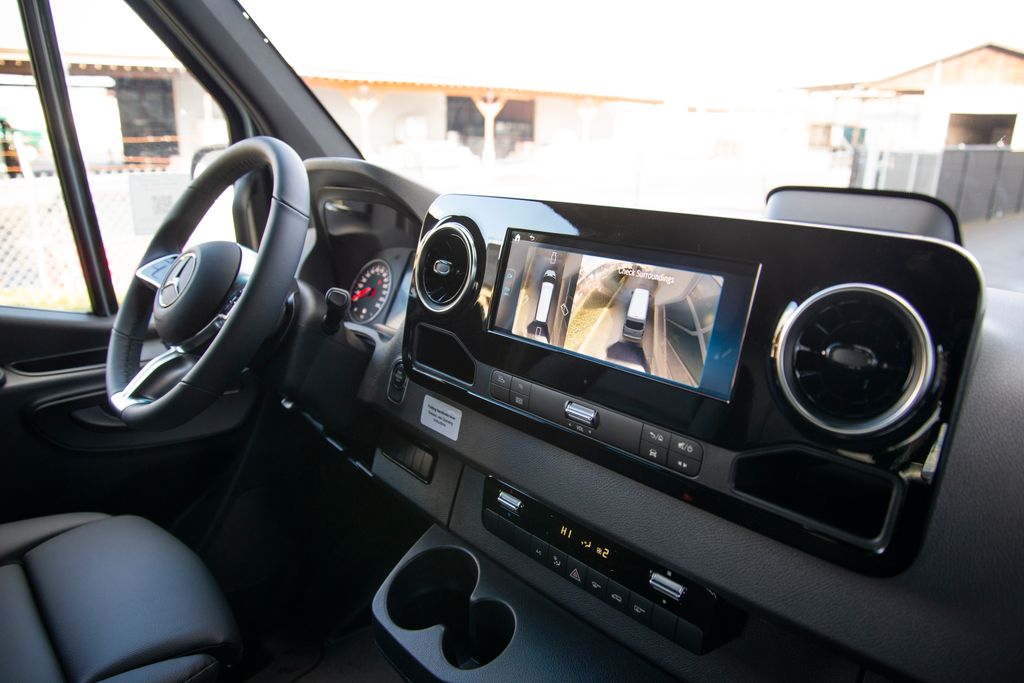 Thumbnail: 2026 Mercedes-Benz Sprinter - 15