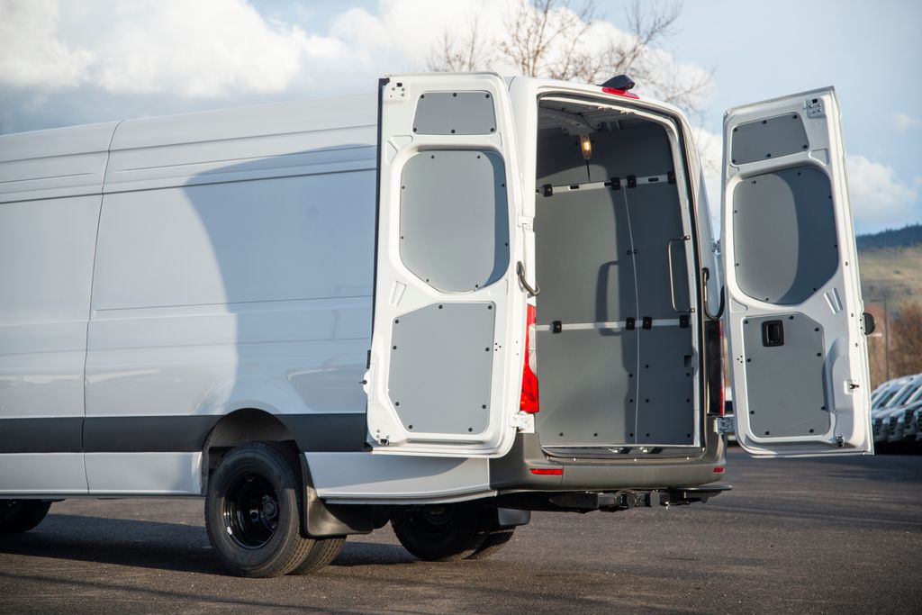 Thumbnail: 2026 Mercedes-Benz Sprinter - 10