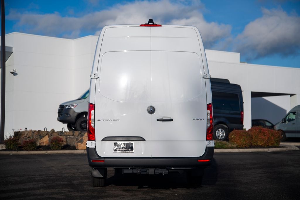Thumbnail: 2026 Mercedes-Benz Sprinter - 5