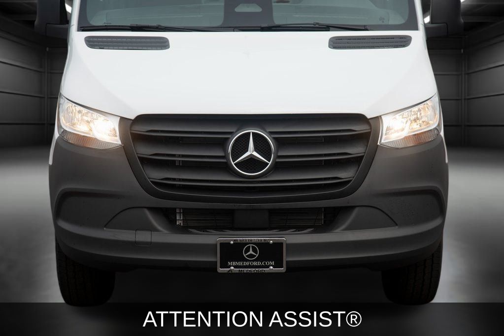 Thumbnail: 2025 Mercedes-Benz Sprinter - 14