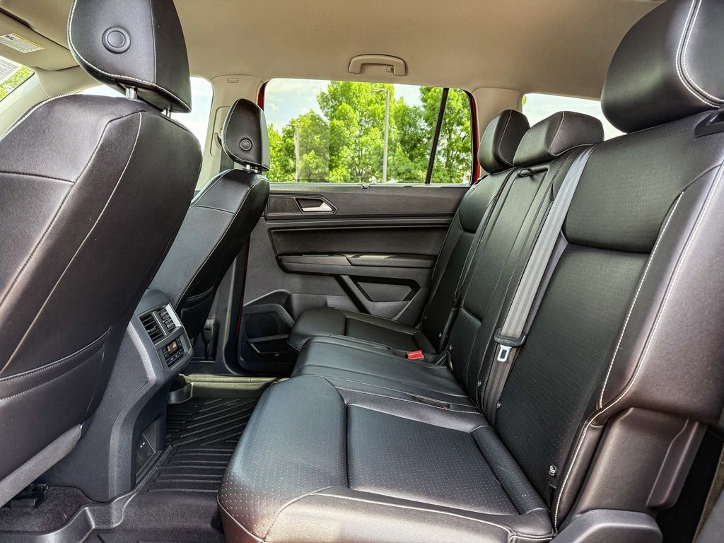 Thumbnail: 2021 Volkswagen Atlas - 17